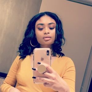 Meet your Posher, Dana